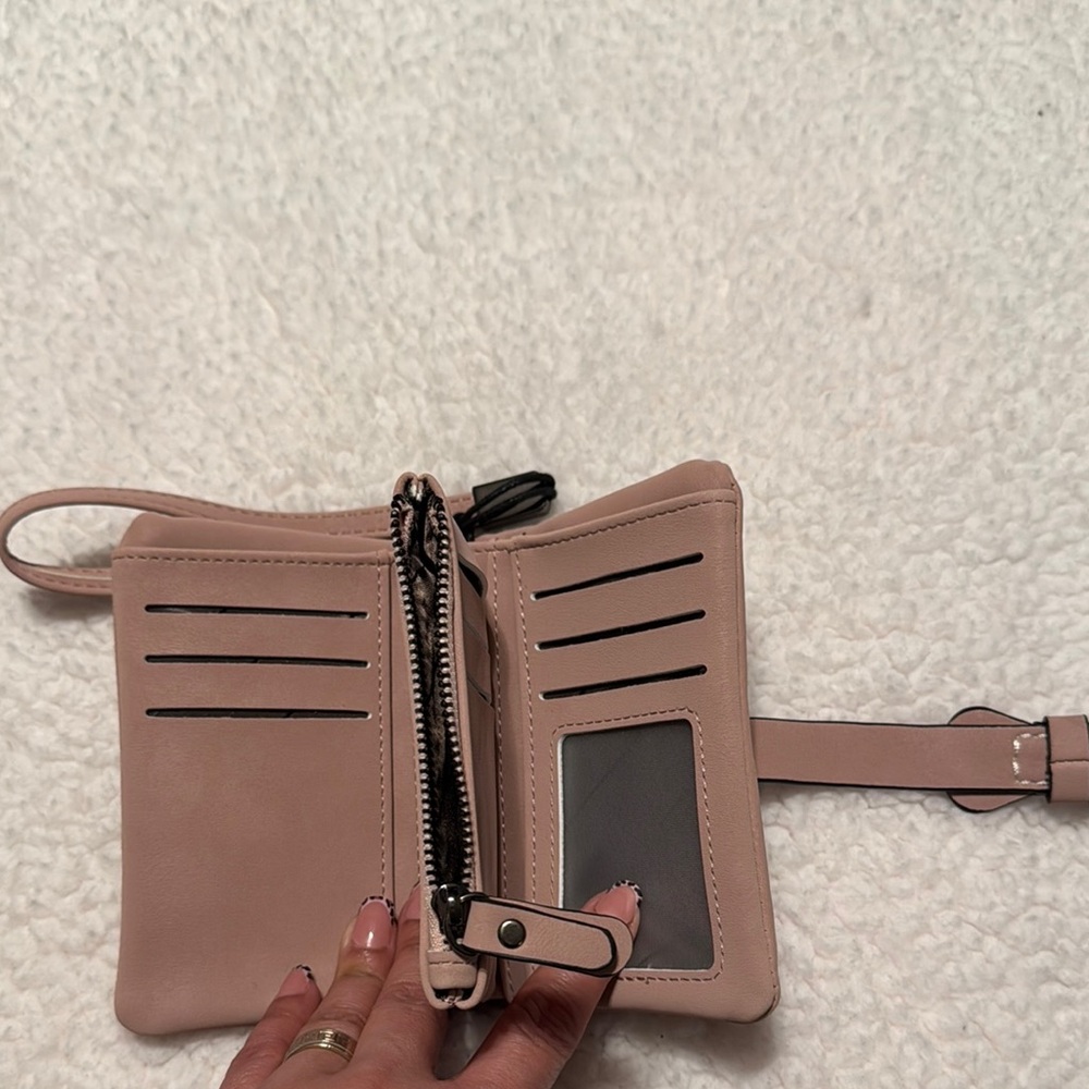 Elegant blush pink Women's Clutch/wallet - Picture 2 of 4